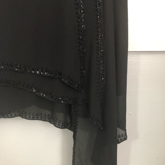 Super cute unique skirt size 11 runs small (closer to sz 10 ,just above the knee - Picture 3 of 3